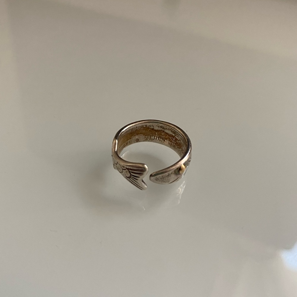 Sterling Silver cape cod fish ring w/ Gold | Size 6